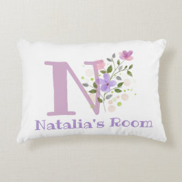 フローラデザインの名前とイニシャル。かわいらし アクセントクッション