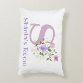 フローラデザインの名前とイニシャル。かわいらし アクセントクッション (裏面(縦))