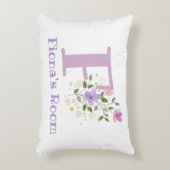 フローラデザインの名前とイニシャル。かわいらし アクセントクッション (正面(垂直))