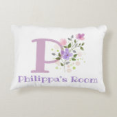 フローラデザインの名前とイニシャル。かわいらし アクセントクッション (裏面)