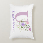 フローラデザインの名前とイニシャル。かわいらし アクセントクッション (正面(垂直))