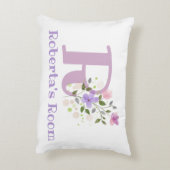 フローラデザインの名前とイニシャル。かわいらし アクセントクッション (裏面(縦))