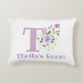 フローラデザインの名前とイニシャル。かわいらし アクセントクッション (裏面)