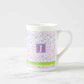 フローラパーソナライズされた名&モノグラム ボーンチャイナマグカップ (右)