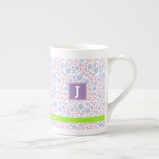 フローラパーソナライズされた名&モノグラム ボーンチャイナマグカップ (右)