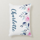 フローラピンクのバラの水の色パーソナライズされた名 アクセントクッション (正面(垂直))