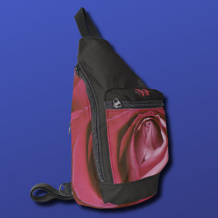 フローラピンクのバラの花モノグラムのスリングバッグ スリングバッグ