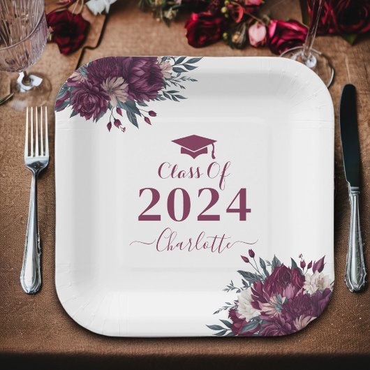 フローラブルゴーニュと2024年のクリーム卒業クラス ペーパープレート