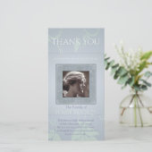 フローラブルーグレーテンプレート悔やみや弔慰ありがとうP サンキューカード (スタンド正面)