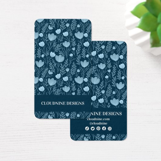 フローラブルーティール（緑がかった色）イヤリングジュエリー表示カード (デスク)