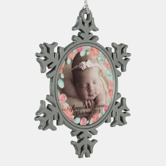 フローラベビーの初めてのクリスマス スノーフレークピューターオーナメント (左)