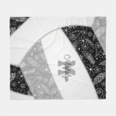 フローラペイズリー羽毛ブラックグレーバレーボール フリースブランケット (正面(横))