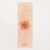 フローラマンダラコーラルピンクフェミニンクネームモノグラム ヨガマット (裏面)