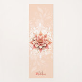 フローラマンダラコーラルピンクホワイトシック名モノグラム ヨガマット (正面)
