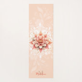 フローラマンダラコーラルピンクホワイトシック名モノグラム ヨガマット (裏面)