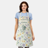 フローラミニマル料理とハーブ – キッチン エプロン (着用した状態)