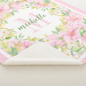 フローラモノグラムウォーターカラー赤面ピンクベビーガール シェルパブランケット (3/4)