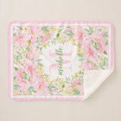 フローラモノグラムウォーターカラー赤面ピンクベビーガール シェルパブランケット (正面(横))