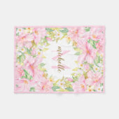 フローラモノグラムボタニカル赤面ピンクベビーガール フリースブランケット (正面(横))