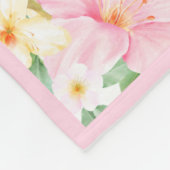 フローラモノグラムボタニカル赤面ピンクベビーガール フリースブランケット (角)