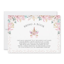 フローラユニコーンプリンセスが本を持って来る