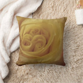フローラライトイエローローズフォトデリケートな花 クッション (ブランケット)