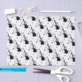 フローラルパターン付きブラックエレキギター 薄葉紙 (クラフト)