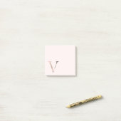 フローラレター"V"モノグラムのノート ポストイット (デスク上)