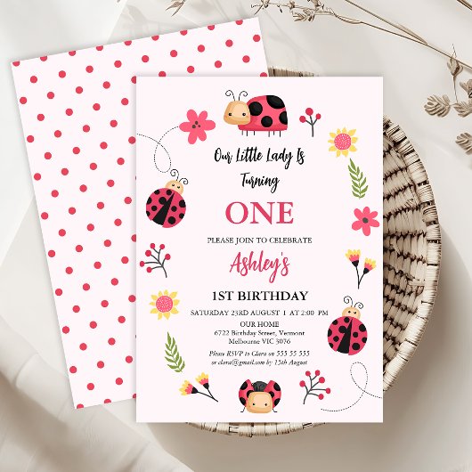 フローラレッドピンク私たちの小さなLadybug 1st誕生日 招待状