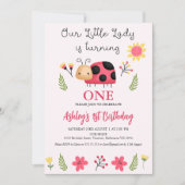 フローラレッド・ブラック私たちの小さなラディバグ1st誕生日 招待状 (正面)