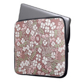 フローラロマンチックな赤面ピンクローズホワイトフラワーズ ラップトップスリーブ (正面左)