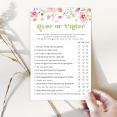 フローラワイルドフラワーの上または下のブライダルシャワーゲーム