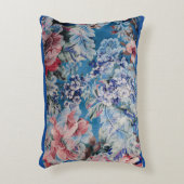 フローラ刺繍模様カラフル花 アクセントクッション (正面(垂直))