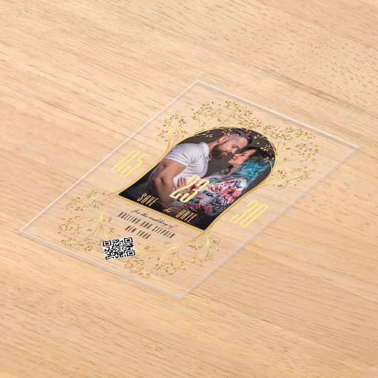 フローラ名門私立校風の金ゴールドQRコード結婚式日付の保存 アクリル招待状 (レイダウン)