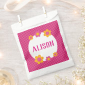 フローラ明るい赤紫色プレイドガールネームデイジー フェイバーバッグ (クリップ留めされた状態)