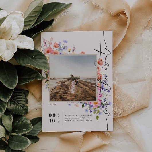 フローラ気のあるそぶりをした牧草地 |夏結婚の写真 セーブザデート