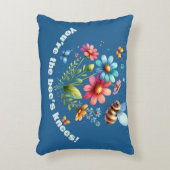 フローラ水彩モノグラムあなたはビーの膝 アクセントクッション (正面(垂直))