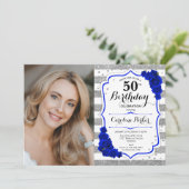 フローラ王室のブルーシルバーホワイト写真50誕生日 招待状 (スタンド正面)