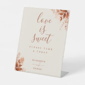 フローラ素朴の愛は甘い 台座サイン (正面)