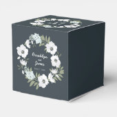 フローラ結婚式の引き出物ボックスと白リース フェイバーボックス (裏面サイド)