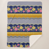 フローラ縁ど青背景ジグザグパターン シェルパブランケット (正面)