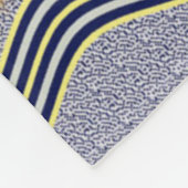 フローラ縁ど青背景ジグザグパターン フリースブランケット (角)