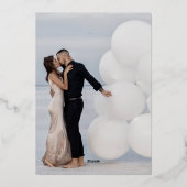 フローラ華美モノグラム写真結婚式の日付を保存 箔招待状 (裏面)