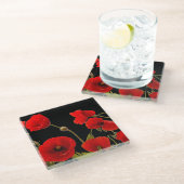 フローラ赤いポピーの花の黒い背景カラフル ガラスコースター (アングル)