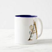 フローラ金ゴールドネイビー葉ブルーモノグラムパーソナライズされた ツートーンマグカップ (正面右)