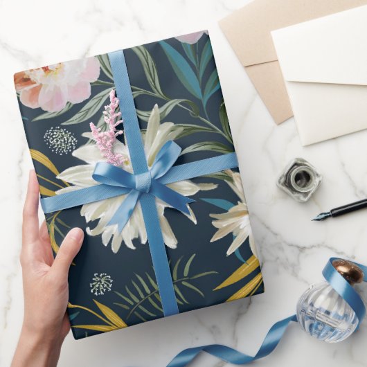 フローラ開花ネイビ絵を描ー大規模な花 ラッピングペーパー (ギフト)