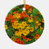 フローラ黄色とオレンジ色のナスタティウムフォト セラミックオーナメント (正面)