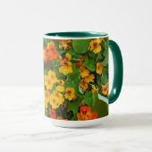 フローラ黄色とオレンジ色のナスタティウムフォト マグカップ (正面右)