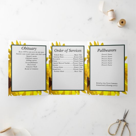 フローラ黄色ひまわり5枚フォトメモリアル 三つ折り案内状 (内部)