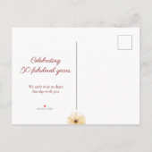 フローラ50誕生日 – 黄エレガント色開花デザイン 案内ポストカード (裏面)